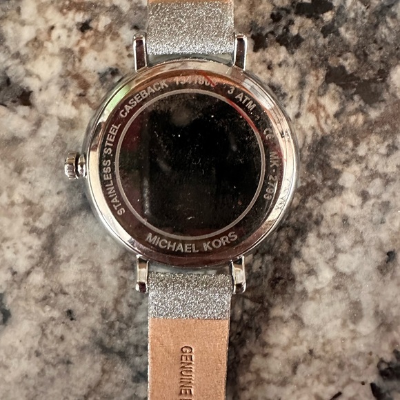 Michael Kors analog watch with glitter band - Picture 2 of 7